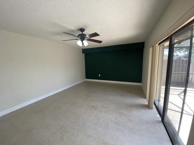 Building Photo - 123 1st Way