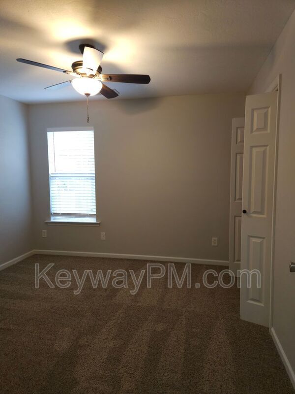 Building Photo - 641 Ventana Dr