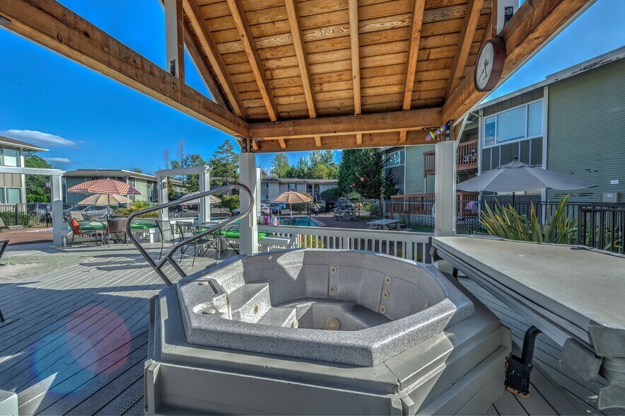 Building Photo - 17302 NE 45th St