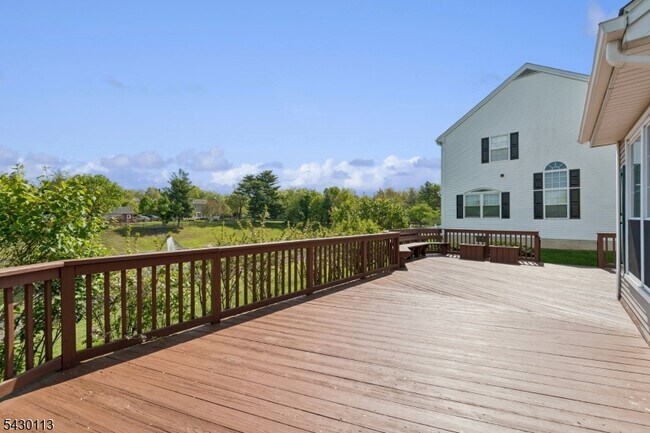 Building Photo - 11 Cottage Pl