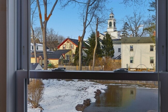 Building Photo - 45R South