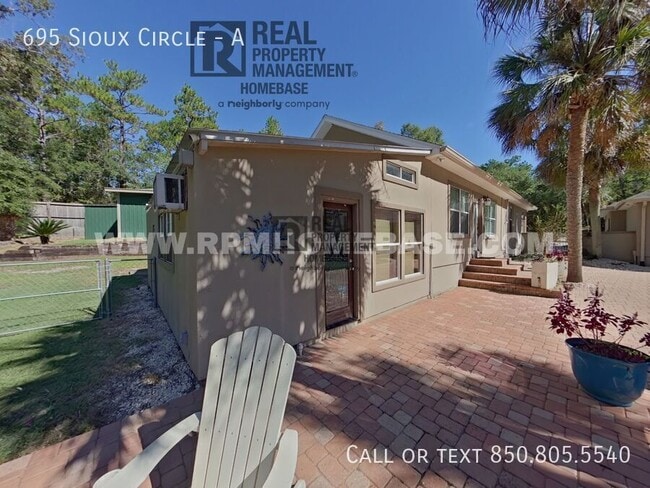 Building Photo - 695 Sioux Cir