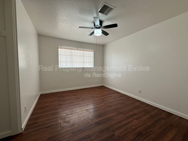 Building Photo - 3926 W Bethany Home Rd