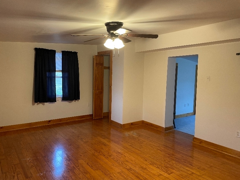 Building Photo - 913 Grange Rd