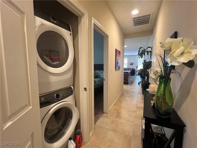 Building Photo - 2741 Crystal Blue St