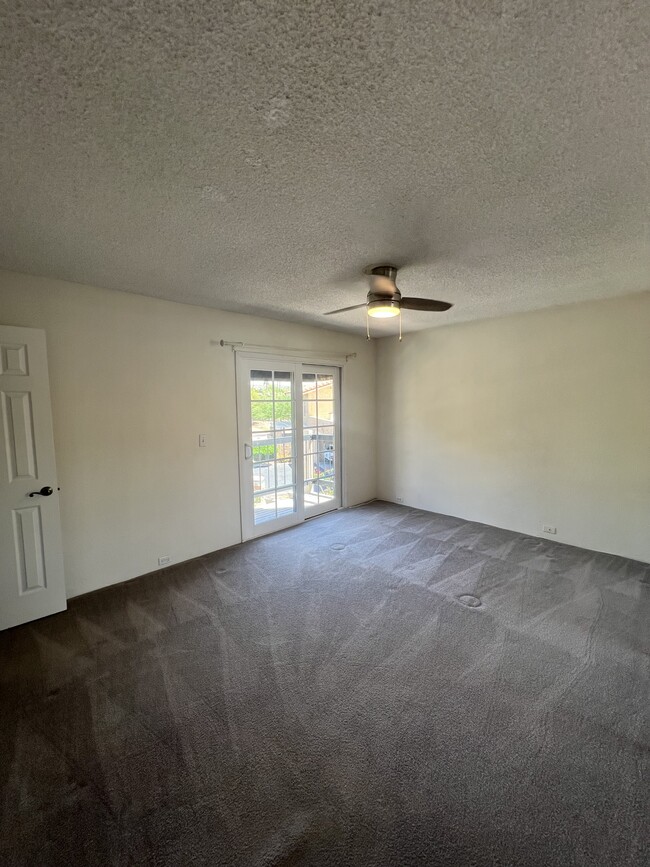 Building Photo - 821 E North Ln