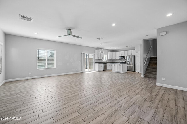 Building Photo - 1013 E Odeum Ln