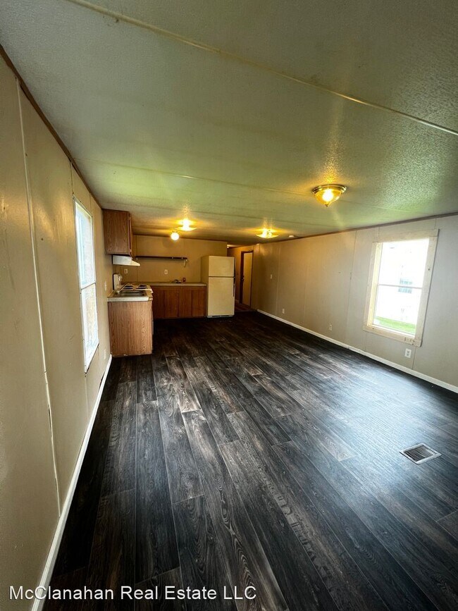 Building Photo - 3 br, 1 bath House - 1300 West Mar Elm St....