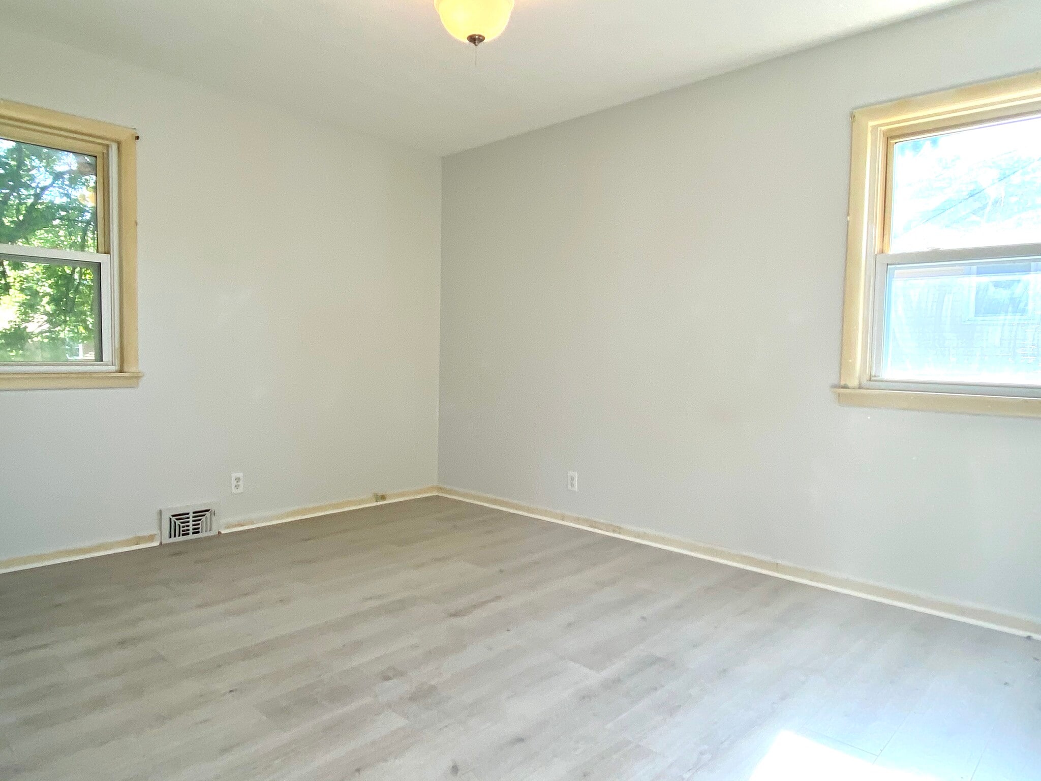 Master bedroom - 8003 Broadfern Dr