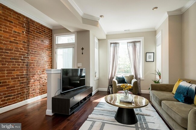Building Photo - 2030 Flagler Pl NW
