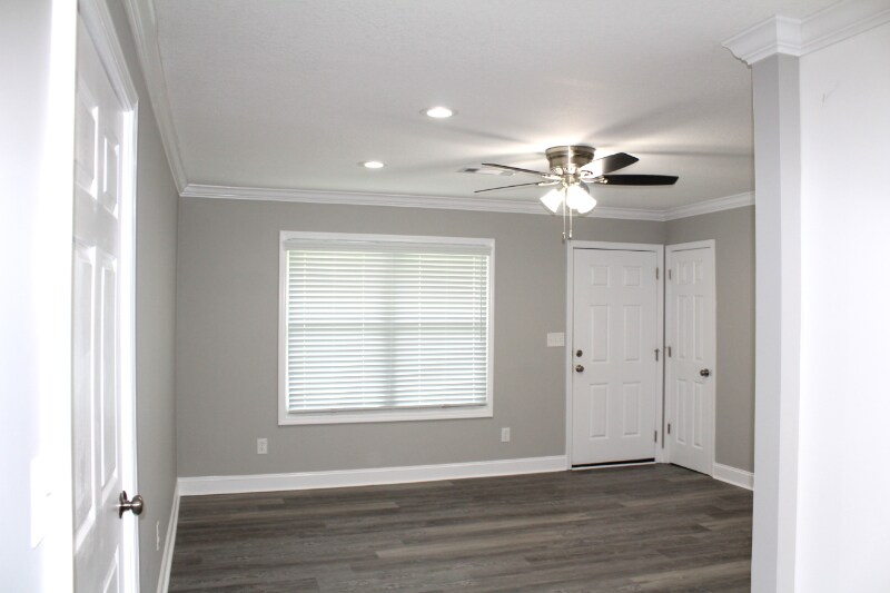 Building Photo - 1252 Nixon Dr