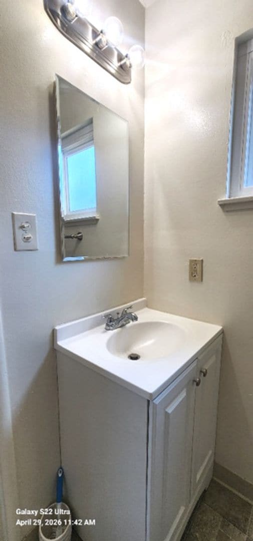 Building Photo - Charming 3 Bedroom 2 Bath Home San Leandro!
