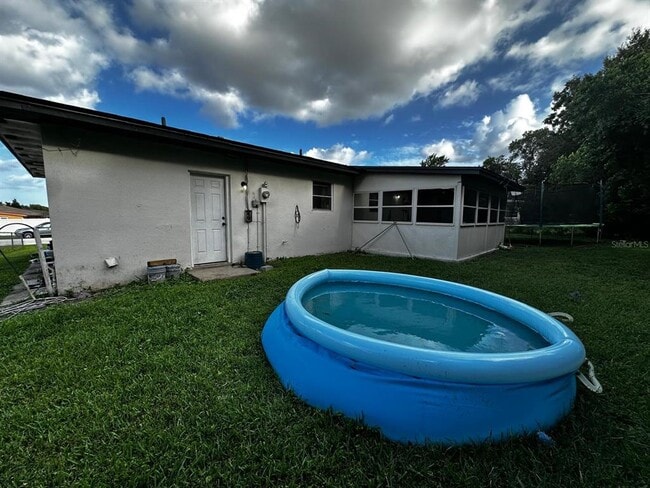 Building Photo - 1048 Wakefield Cir