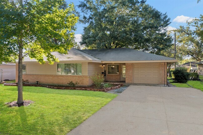 Building Photo - 4413 W 43rd St