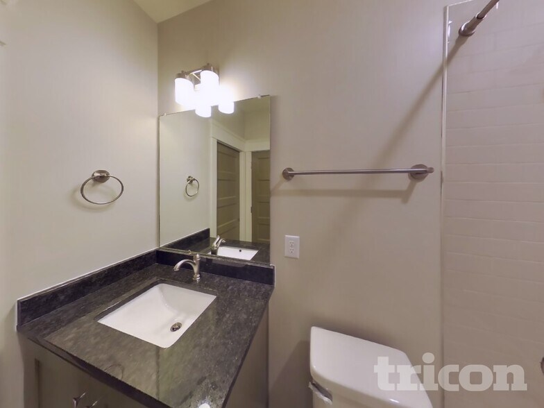 Building Photo - 1263 Hillwood Private Cove