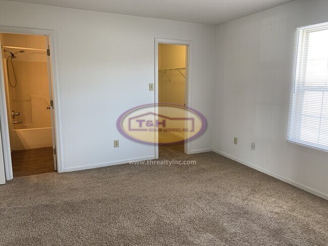 Building Photo - Lovely Pike Township Ranch!