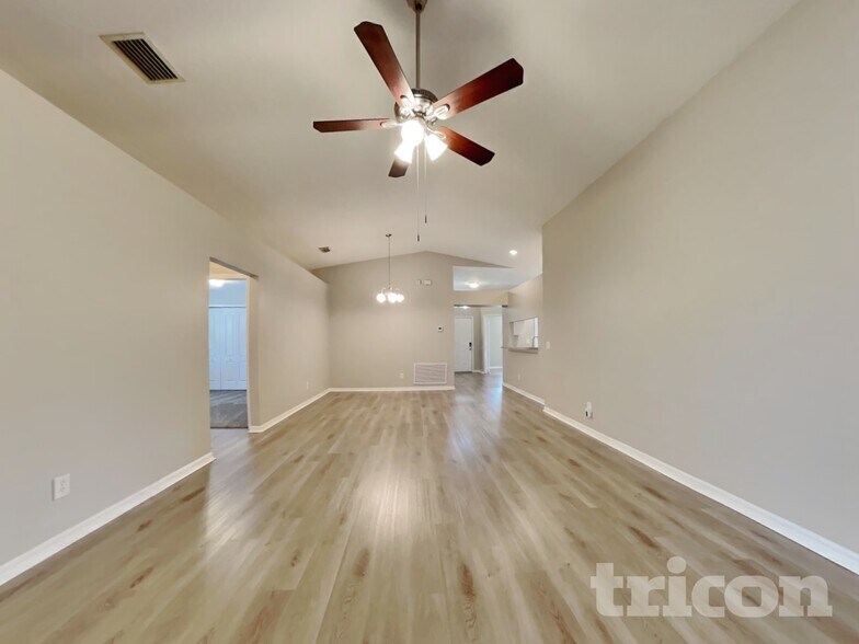 Building Photo - 24349 Rolling View Ct