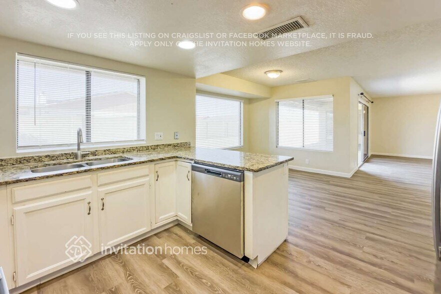 Building Photo - 6530 S Marilyn Ann Dr