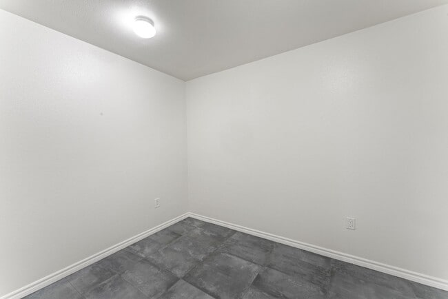 Building Photo - San Diego- Downtown- La Vita – Little Italy Condo- Split Level Style Move-In Special