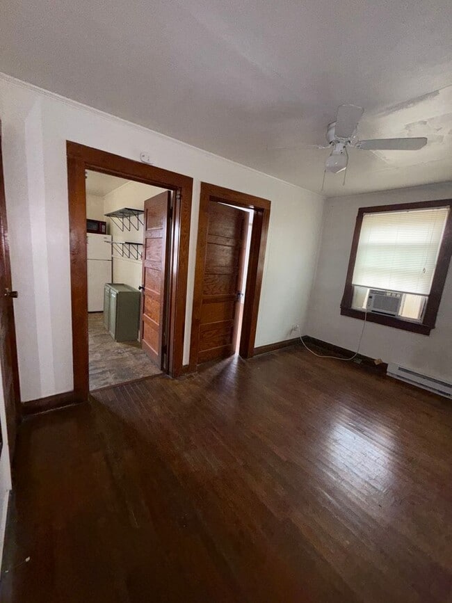 Building Photo - Downstairs Duplex 1 Bedroom, 1 Bath – Available Now | Downtown Chapel Hill