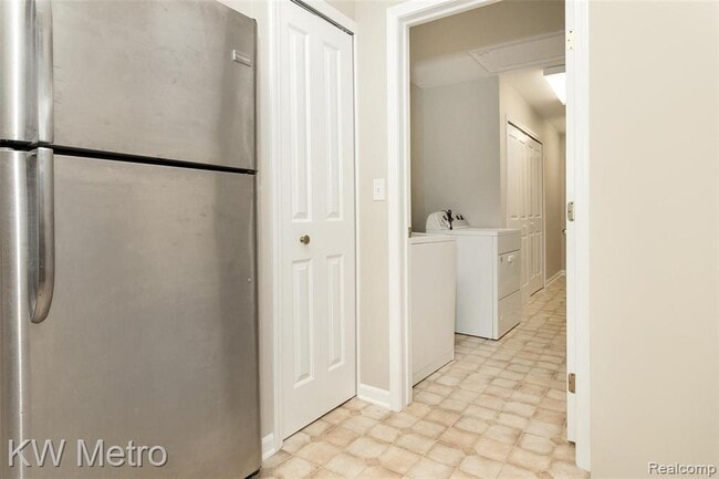 Building Photo - 4121 Hampton Ridge Blvd