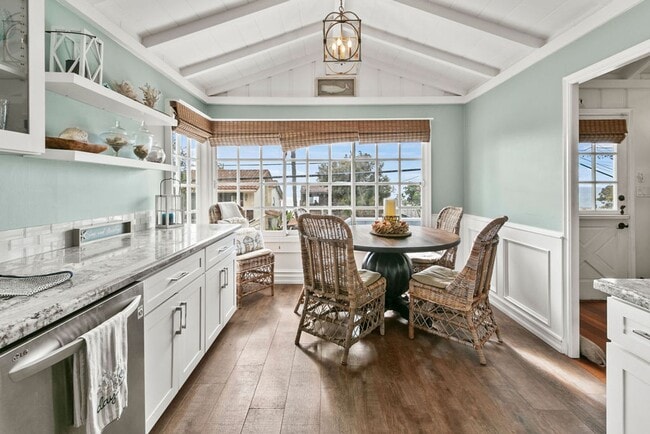 Building Photo - Virginia Way - Mohajer Unit A