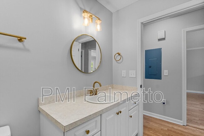 Building Photo - 156 Lanier Ave