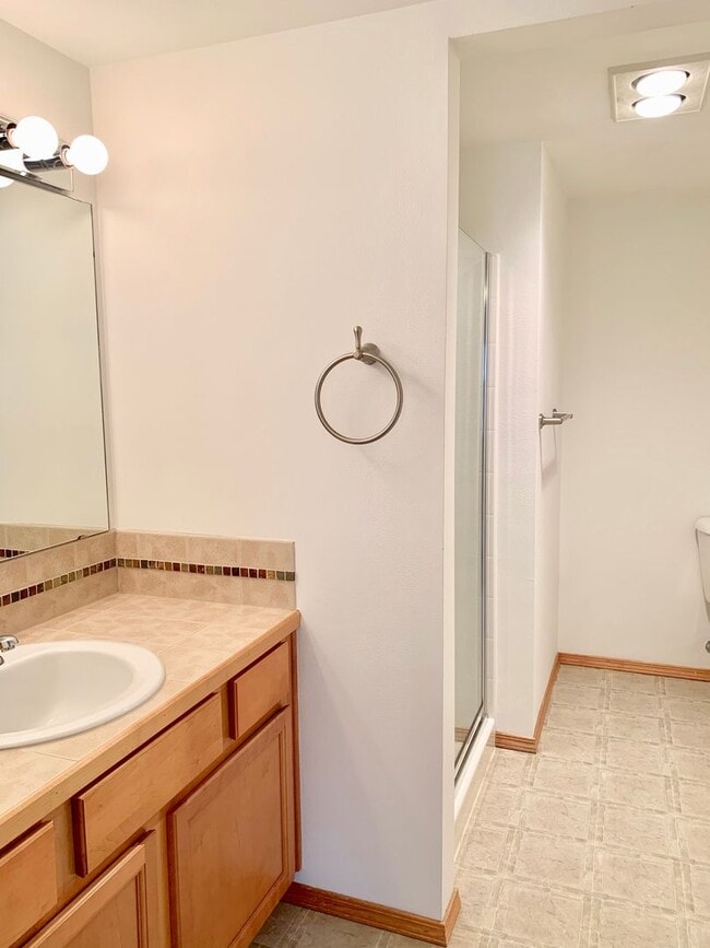 Building Photo - 12043 33rd Ave NE