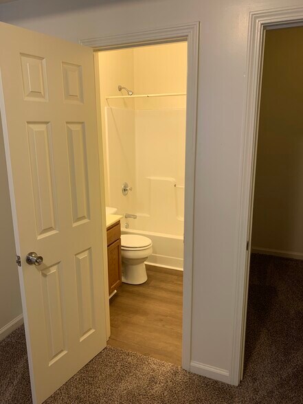 Building Photo - 1065 B Brandy Lane