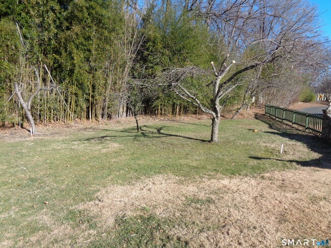 Building Photo - 77 Linden Ave