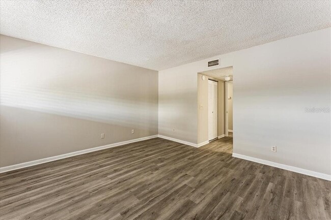 Building Photo - 6332 Newtown Cir