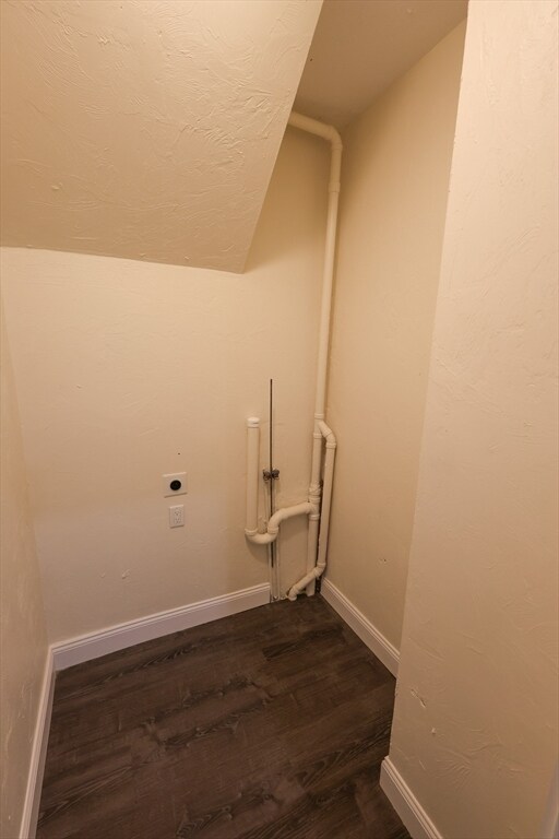 Building Photo - 32 Robinson St