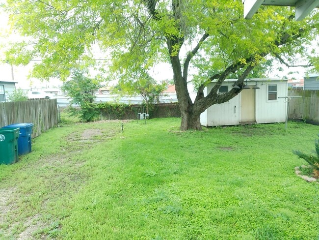 Building Photo - 4326 Vestal St