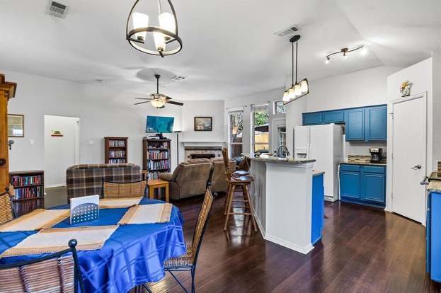 Building Photo - 1055 Port Sullivan Dr