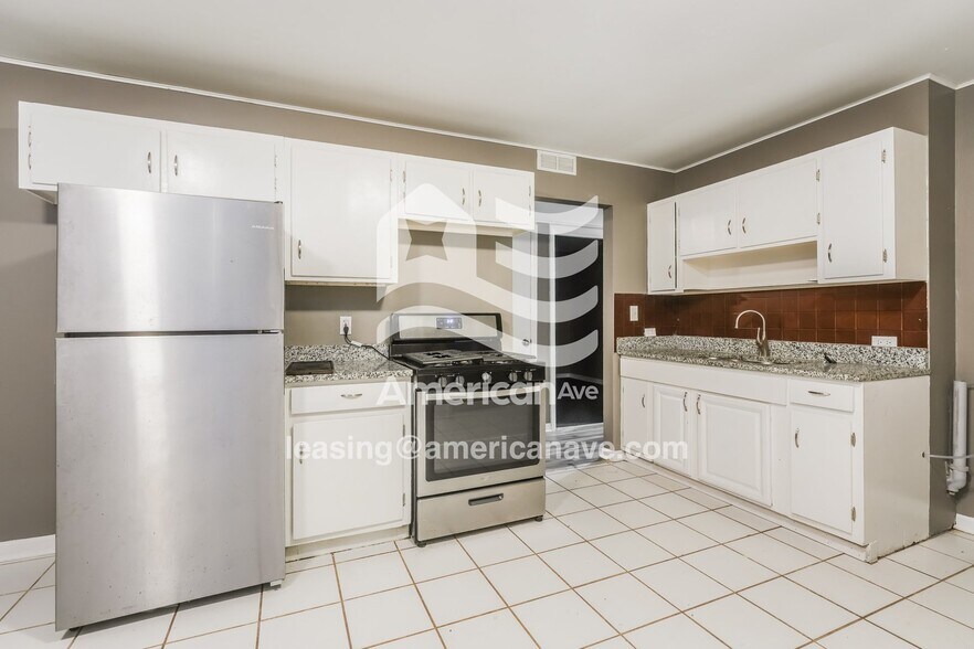 Building Photo - 2022 Bergan St