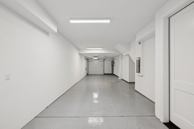 Building Photo - 3479 Client Cmn