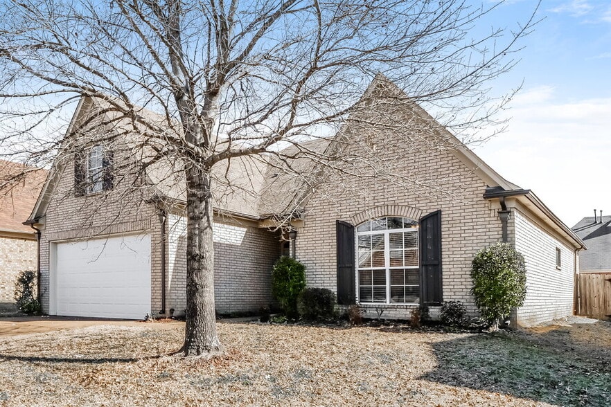 Building Photo - 1516 Sawmill Creek Ln