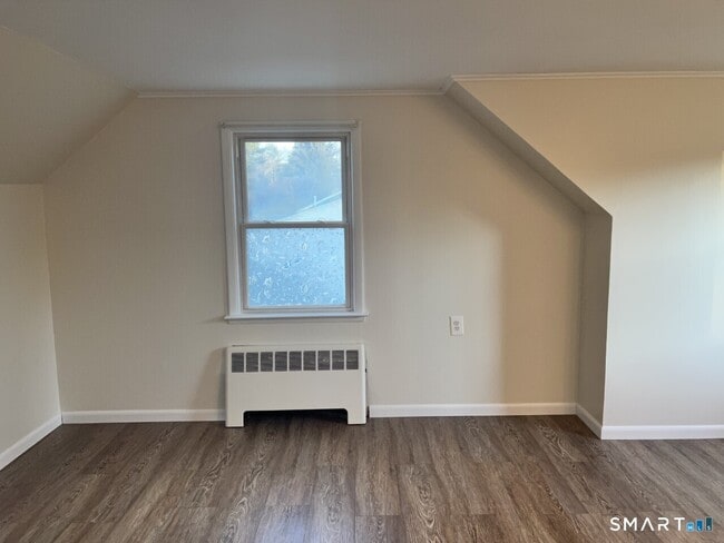 Building Photo - 23 Pinewood Rd