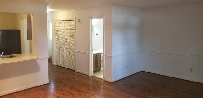 Building Photo - 461 Bramblewood Ln