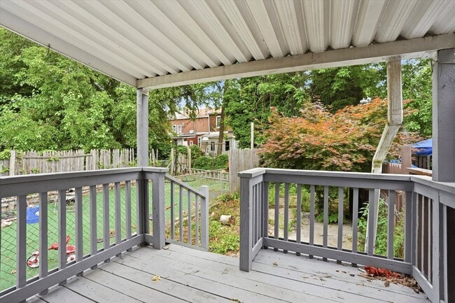Building Photo - Fully Renovated Single Family House