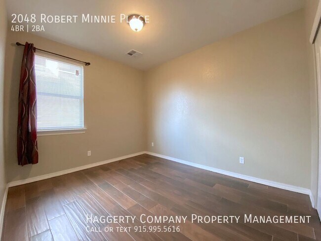 Building Photo - 2048 Robert Minnie
