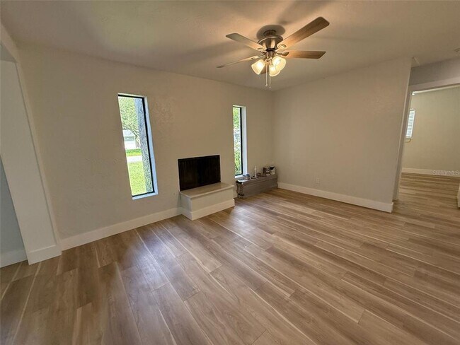 Building Photo - 4106 W Norma Ave