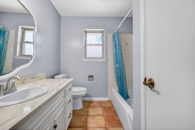 Building Photo - 3700 Monclair Ave