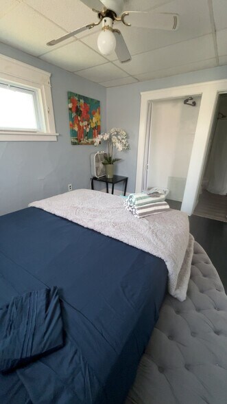 Building Photo - 3454 E 76th St