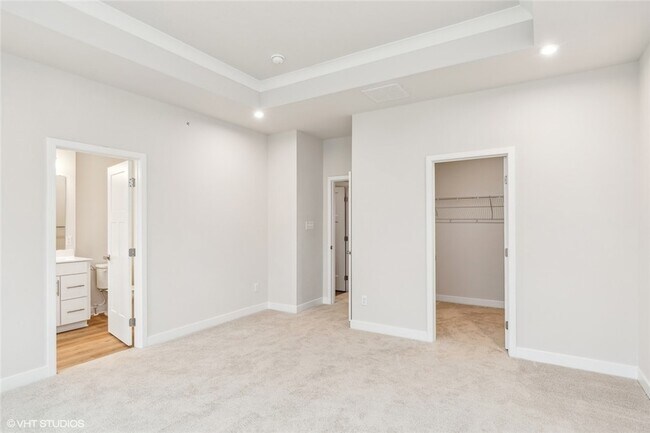 Building Photo - 5040 Spruce Rd