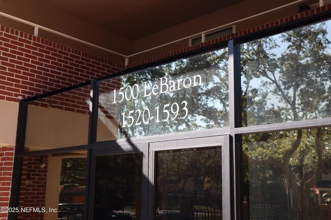 Building Photo - 1590 Le Baron Ave