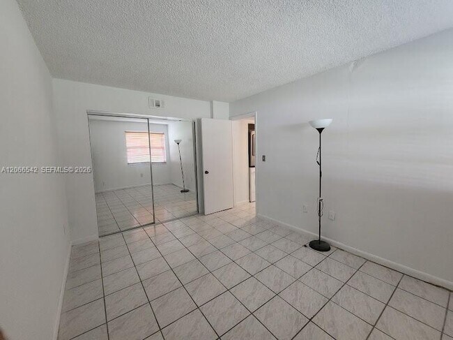 Building Photo - 7071 SW 129th Ave