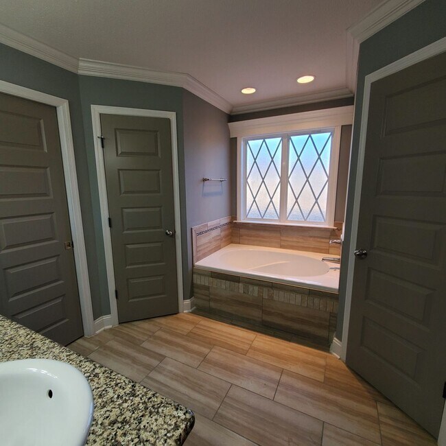 Building Photo - Charming Single-Story Haven in Carlton Ridge: Your Ideal Georgia Rental Home