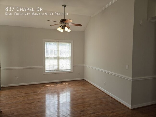 Building Photo - 837 Chapel Dr