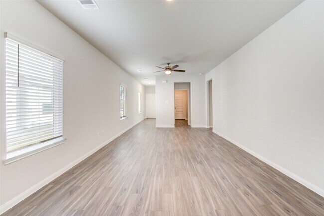 Building Photo - 13321 Burbot Dr